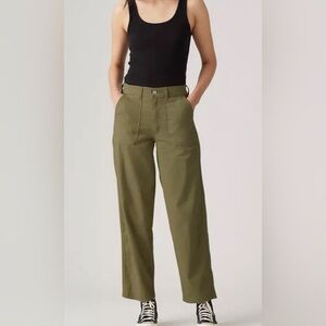 Levi’s Utility Pants Olive Green Cotton & Stretch Crop Ankle Fit Size 31x27